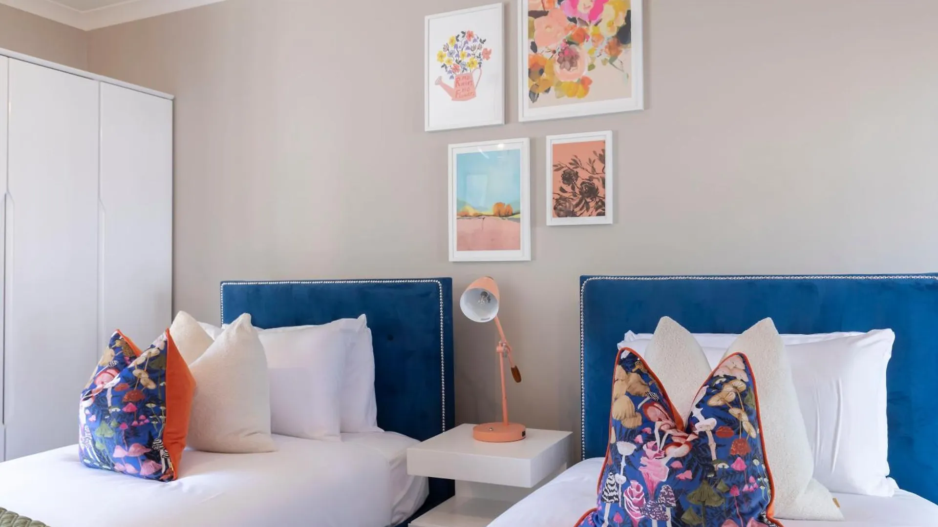Stylish 5 Bedroom 4 Bathroom Townhouse Cheltenham United Kingdom