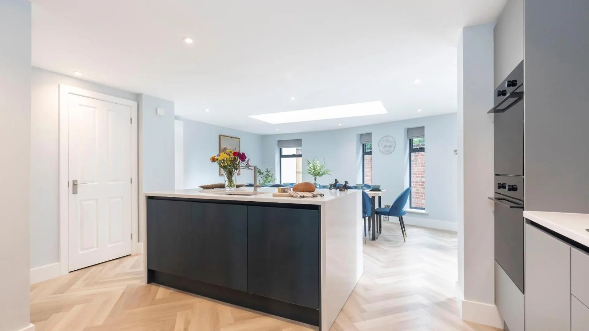 Holiday home Stylish 5 Bedroom 4 Bathroom Townhouse Cheltenham United Kingdom
