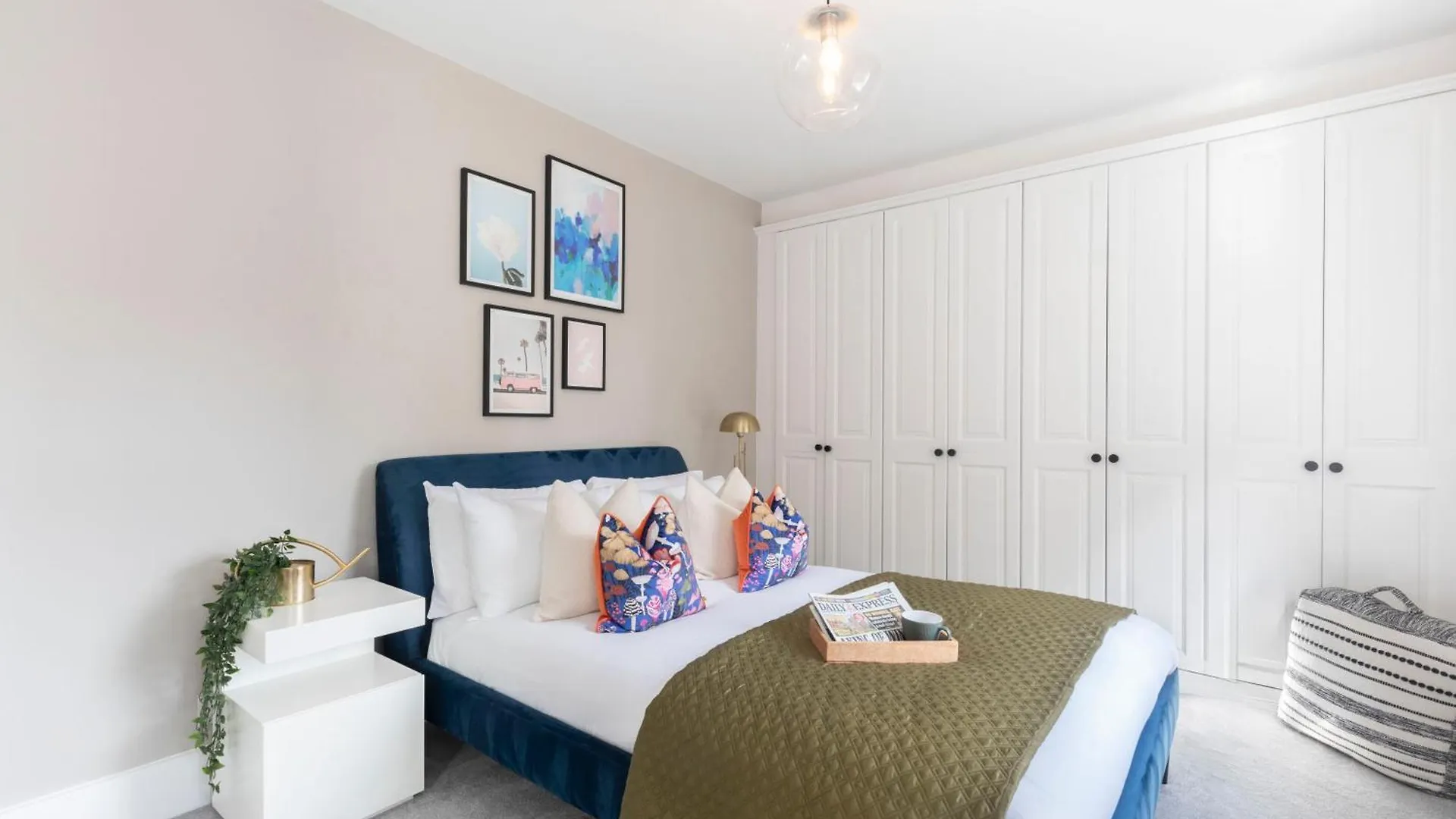 Holiday home Stylish 5 Bedroom 4 Bathroom Townhouse Cheltenham