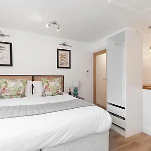Modern Self Contained Holiday home